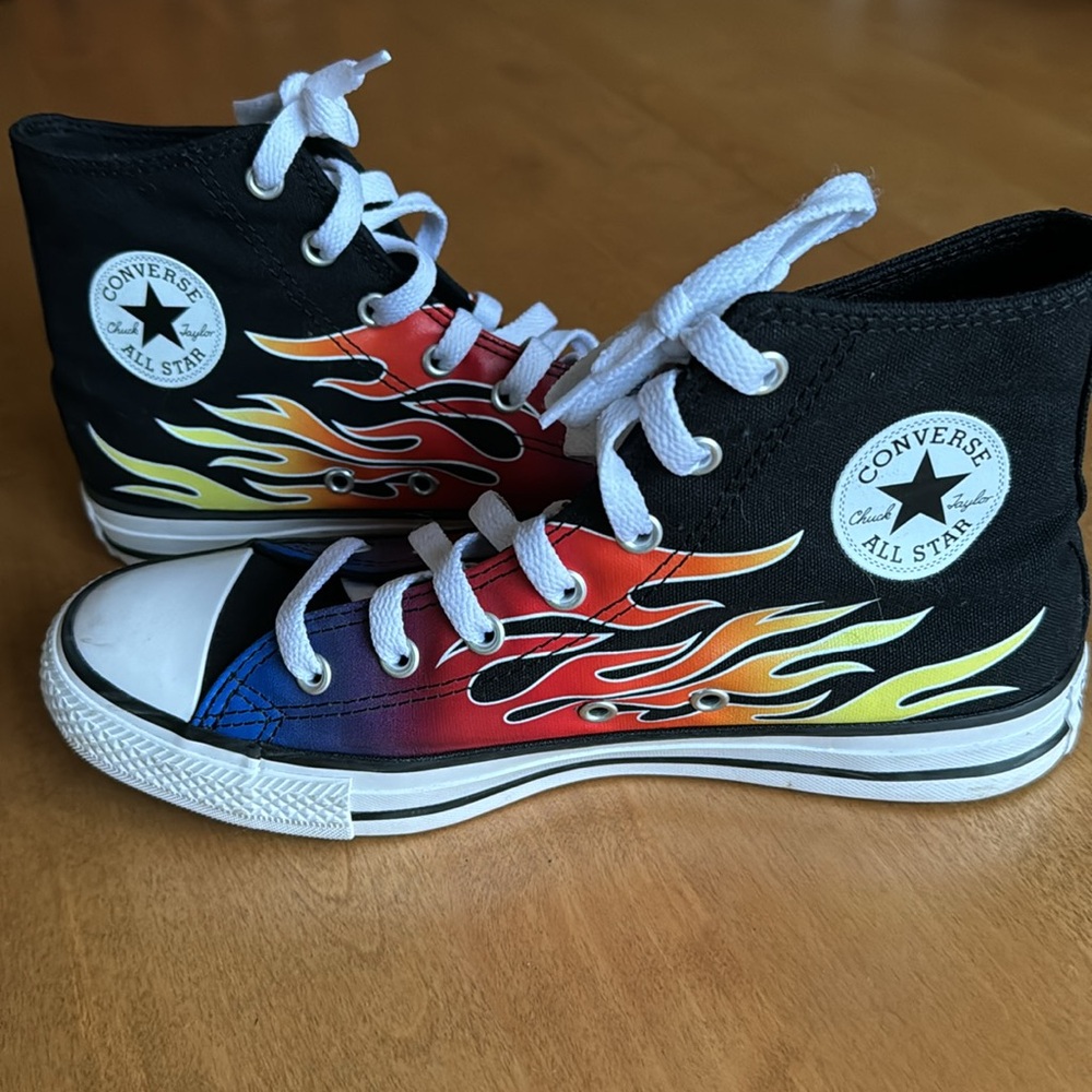 Converse Chuck Taylor High top Shoes Black Canvas Kids Sneaker Skate flames NWOT